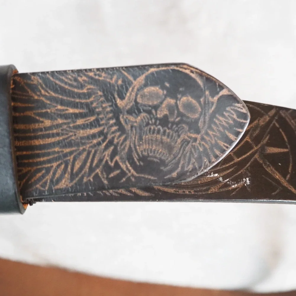 Y2k Style Mens Sz 42 Tooled Leather Belt‎ Screaming Skulls Wings Compass